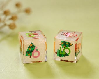 Cute Christmas Resin Mahjong Dice Set of 2, Handmade Holiday Theme D6 Dice Pair, Festive Board Game Accessories, Unique Gamer Gift