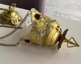 Lámpara de aceite colgante vintage de latón y piedras de cristal, estilo ortodoxo, para santuario.