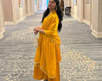 Elegant designer i senapsgult traditionellt indiskt plagg, etniskt kurtaset med spegeldetaljer, dupatta sharara-set, festkläder, plus size, plazzo