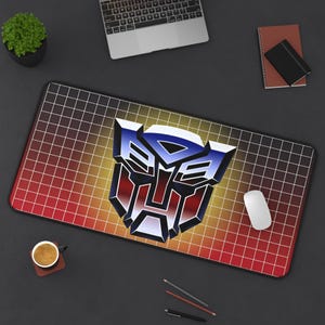 Tapete de mesa Vibrant Transformers Autobots | Mouse pad gamer | Decoração de escritório | Presente geek | Acessório de mesa