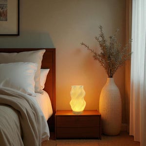 Luminária Fractal Wave – Luminária de Mesa Moderna Orgânica Impressa em 3D | Luminária Noturna de Plástico Reciclado Branco | Presente de Decoração Ecológica para Ela/Ele