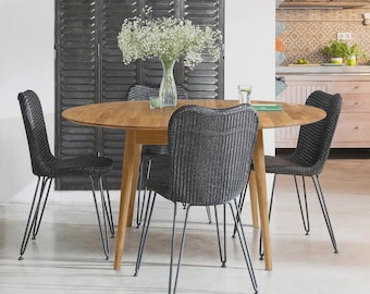 無垢材オーク　ラウンドテーブル オーク無垢材のラウンドダイニングテーブル - モダンなスカンジナビア