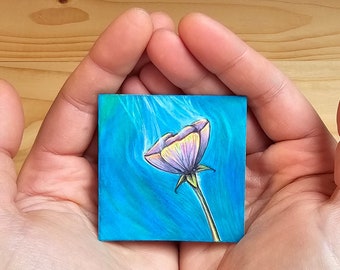 Miniature original artwork, title: "Glow", tiny original artwork handmade by artist Eerin Vink. Flower art, flower minature, mini art.