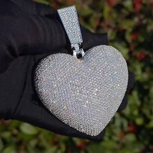 Pingente de coração grande com zircônia cúbica incrustada e diamante, colar personalizado com detalhes em gelo, joias da moda hip-hop para presente