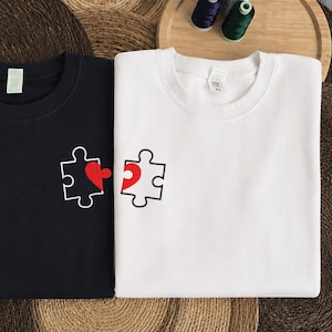お揃いのパズルTシャツ、名入れ可能なクルーネックのスウェットシャツ、彼と彼女への記念日ギフト