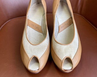 Vintage Brown Leather Peep-Toe Wedges with Beige Canvas Accent - Size 7