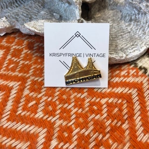 Vintage gold Michigan bridge pin
