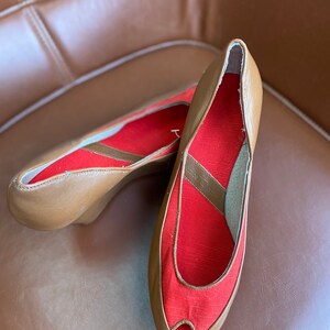 Vintage Brown Leather Peep-Toe Wedges with Red Canvas Accent Size 7 image 4