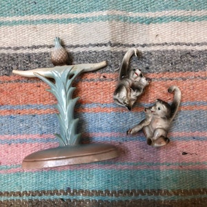 Vintage 1960&#39;s Monkey Hanging Salt & Pepper Shaker Set