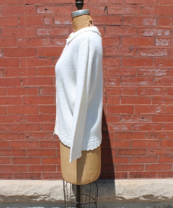 Vintage Cream Cardigan with Neckline Detail - image 2