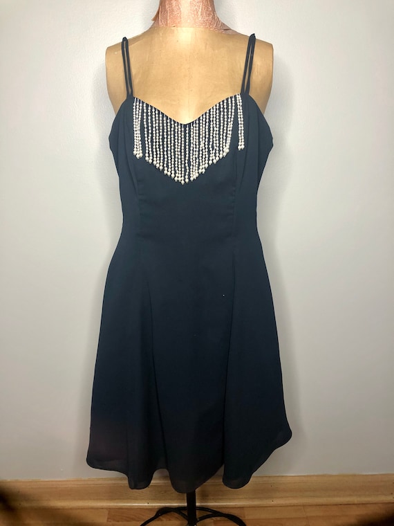 Retro Sleeveless Pearl Dress