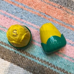 Vintage 1980&#39;s Green and Yellow Floral Salt & Pepper Shaker Set