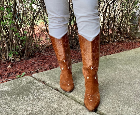 Brown Gemstones Cowboy Boots - Woman's  Size 8 - image 1