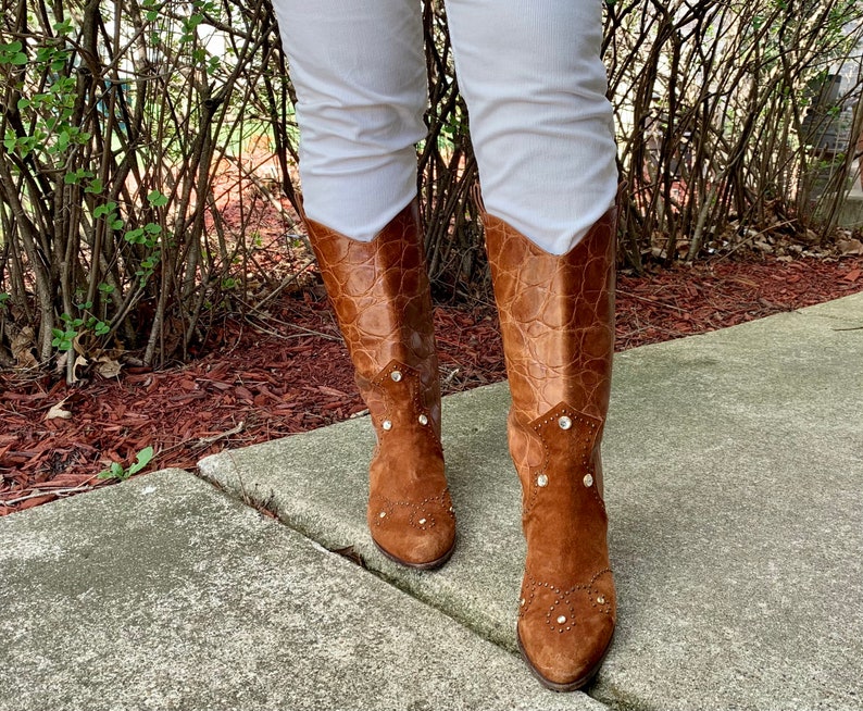 Brown Gemstones Cowboy Boots Woman's Size 8 image 1