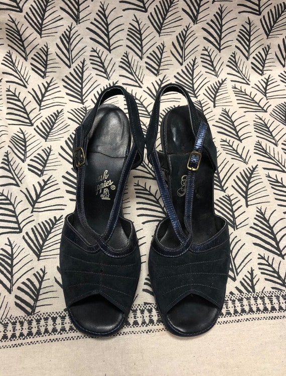 Vintage Navy Blue Heels - Woman's Size 6 - image 2