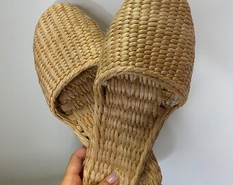 closed toe sandals