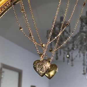Joli Collier Vintage Doré Avec Cœurs En Verre - Bijou Ancien
