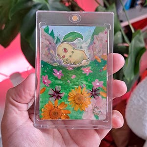 Carte Pokémon customisée à la main | Peinture acrylique & fleurs séchées | Carte artistique unique TCG