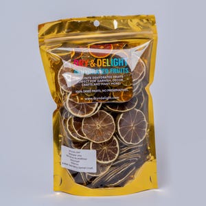 Zesty dehydrated lime slices, perfect for cocktails, teas, baking or crafts. No sugar or preservatives. Just pure, natural citrus flavour.