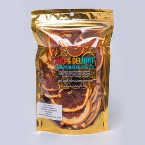 Zesty pink Split grapefruit slices, air-dried with no additives. Perfect for cocktails, teas, baking, crafts, or gift boxes. All-natural.