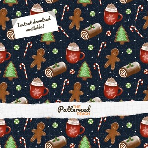 Könnte beinhalten: Ein sich wiederholendes Muster auf dunkelblauem Hintergrund mit weihnachtlichen Illustrationen. Das Design umfasst Lebkuchenmänner, Weihnachtsbäume, Zuckerstangen und Tassen mit heißer Schokolade. Der Text "Instant download available!" ist sichtbar.