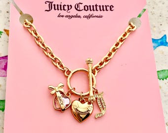 Collar ajustable con dije de gema rosa, corazón y "J" chapado en oro de Juicy Couture
