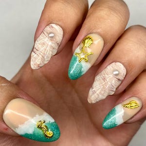 Beachy Press on Nail set | perfect vacation nails | handmade custom press on nails | high quality hand painted press ons | reusable nails |