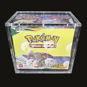 Caja de acrílico para cajas de refuerzo de Pokémon en inglés