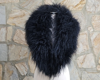 Collo in pelliccia di pecora nera, bordo in pelliccia lunga di agnello mongolo, prodotto in Grecia