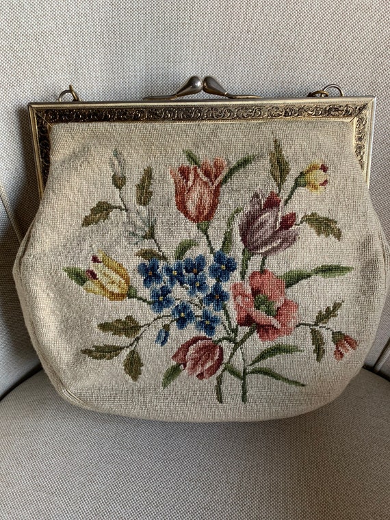 Beautiful vintage embroidered handbag