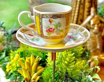 Demitasse theekopje plantenstok (porselein met gele accenten, bloemen en gouden details) 'Emily'