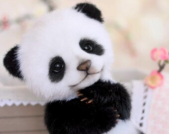 リアルな手作りパンダのぬいぐるみ：コレクター向けアーティスト