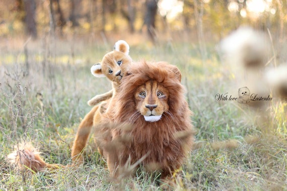 Grand Lion Realiste Et Lionceau Etsy