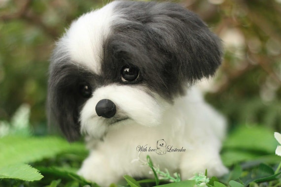 シーズーの子犬のぬいぐるみ：リアルなコレクター向けアーティスト