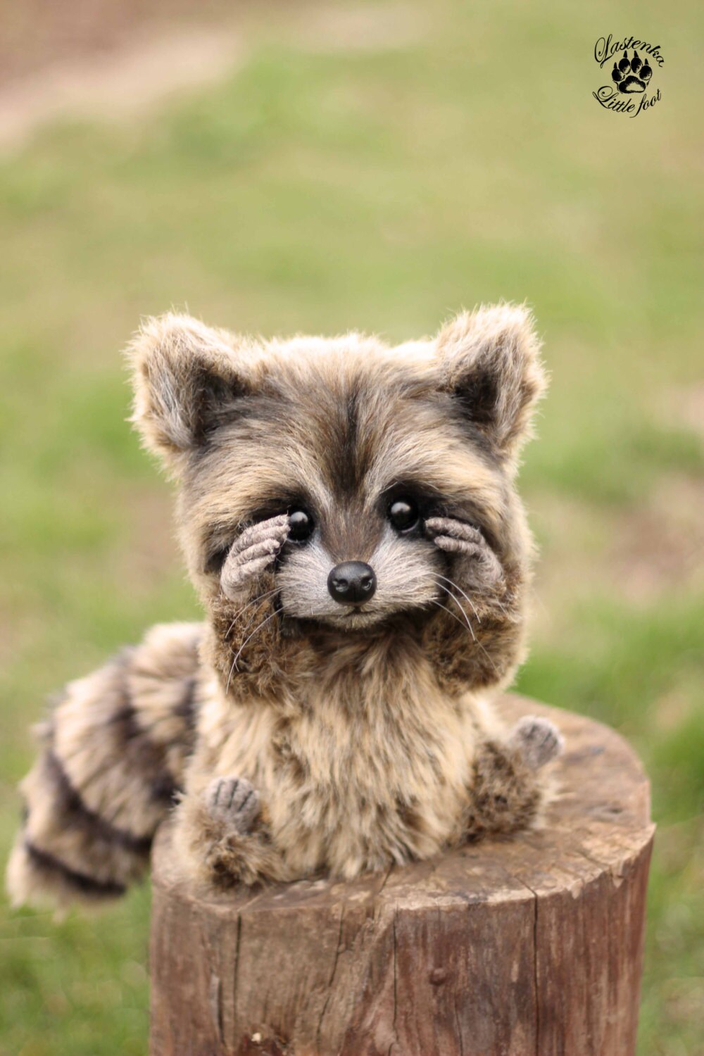 リアルなアライグマのテディベア：手作りのコレクター向けぬいぐるみ