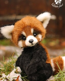 リアルなスタッフ付きレッサーパンダのおもちゃ OOAK コレクター向け