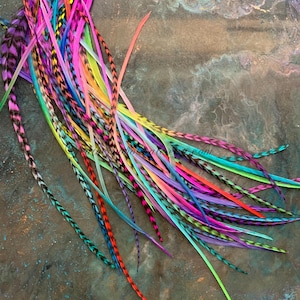 Creative Colored Hair Feathers Wholesale Mixed Rainbow 6to10 inch Feather Extensions Bulk Rooster Feathers for Hair Accessories Singles 50pc