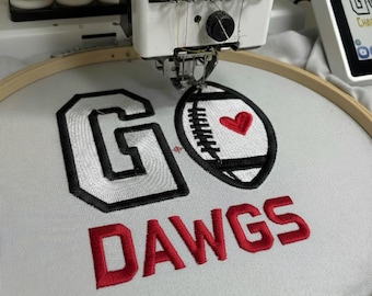 Diseño de bordado de fútbol de los Go Dawgs: Archivo de máquina "Cheer Spirit" (Descarga digital)