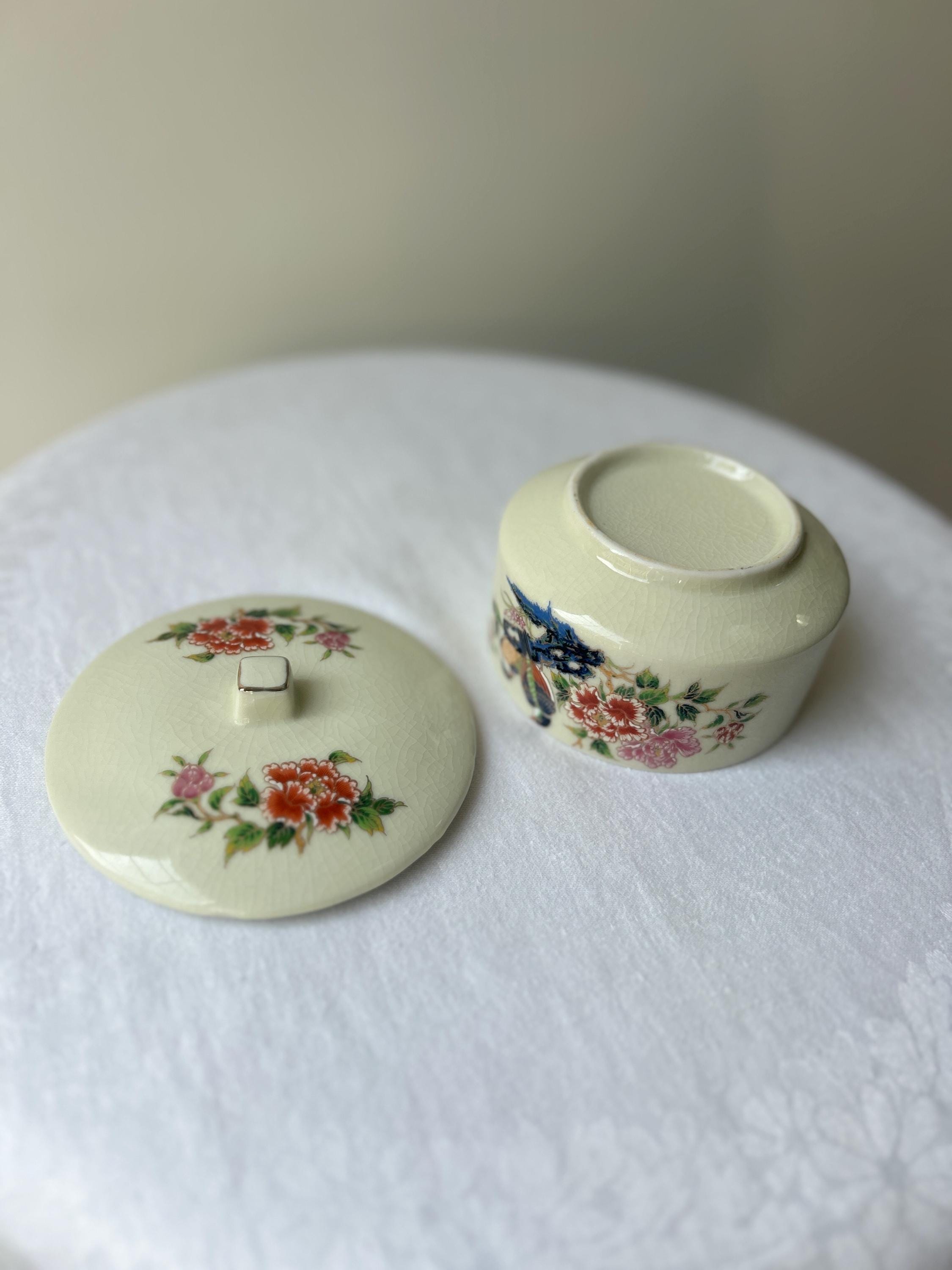 鳥と花が描かれたヴィンテージの陶器製蓋付き小物入れ – 装飾皿 - Etsy