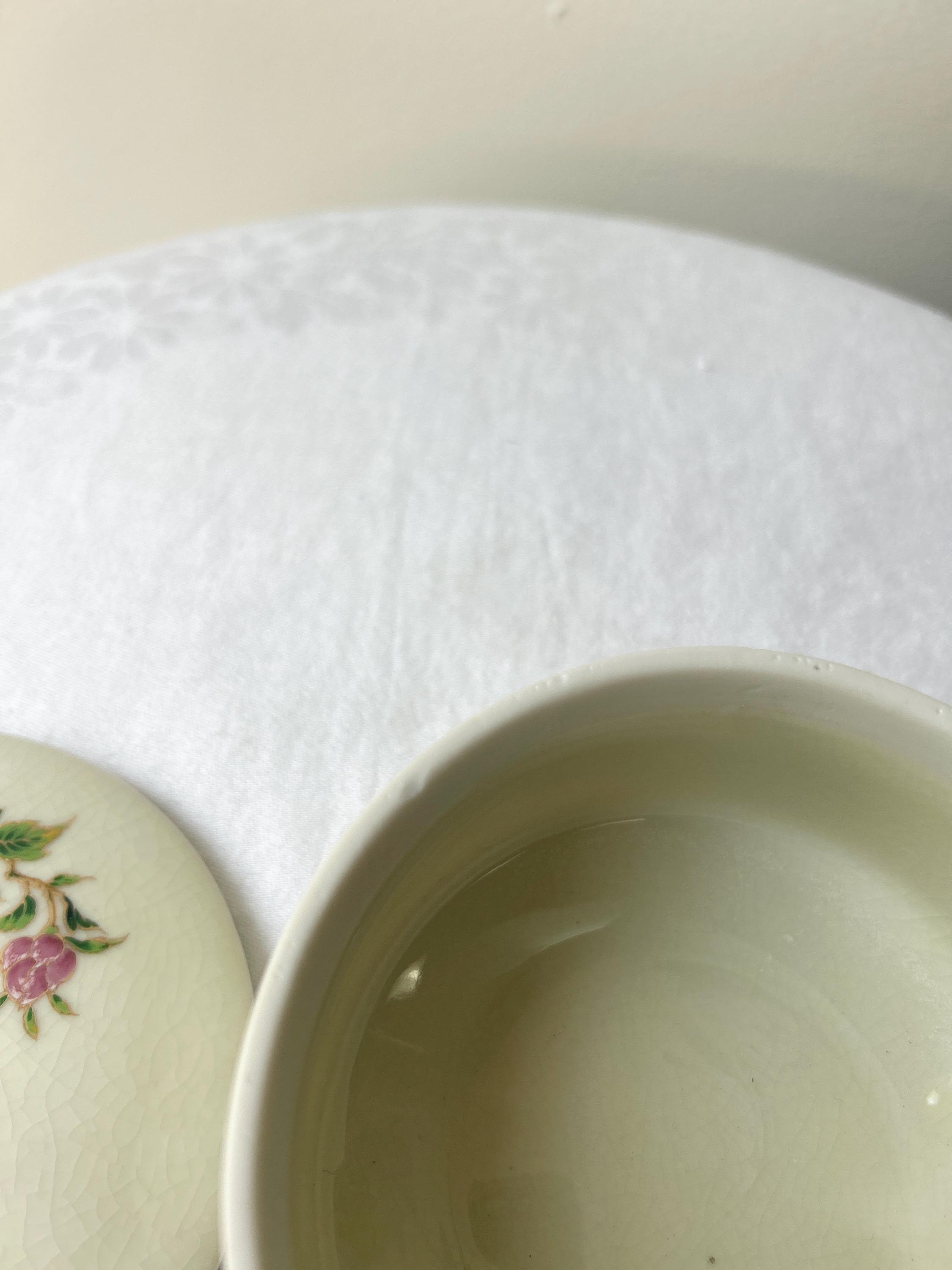 鳥と花が描かれたヴィンテージの陶器製蓋付き小物入れ – 装飾皿 - Etsy
