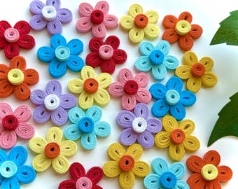 Zestaw do quillingu z papierowymi kwiatami: Ręcznie robione, 3D, 3 cm (15 szt.), Papierowe kreacje, Na kartki urodzinowe, Przedmiot dekoracyjny, Kolorowe kwiaty