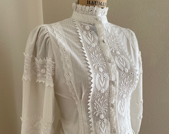 White Cotton Blouse, Crochet Blouse, Puff Sleeve Blouse with Lace, 70s Lace Blouse, Edwardian lace blouse, Boho Blouse, renaissance blouse