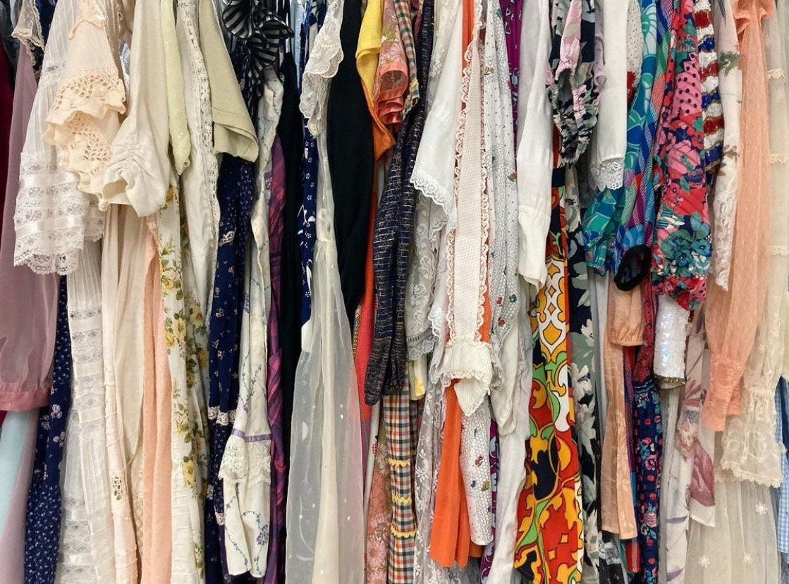 wholesale vintage clothing lots