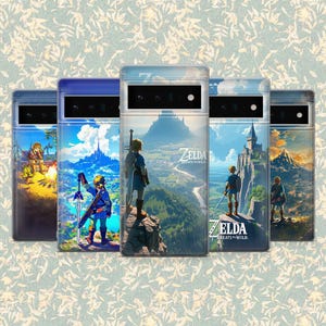 Könnte beinhalten: Eine Sammlung von Handyhüllen mit Kunstwerken aus dem Videospiel The Legend of Zelda: Breath of the Wild. Jede Hülle zeigt eine andere Szene mit Charakteren und Landschaften aus dem Spiel in Blau-, Grün- und Goldtönen.