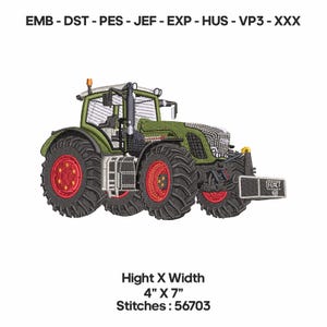 Puede incluir: Diseño bordado de un tractor verde y negro con ruedas rojas. El diseño incluye el texto "EMB - DST - PES - JEF - EXP - HUS - VP3 - XXX". El diseño mide 10 cm x 18 cm y tiene 56703 puntadas.