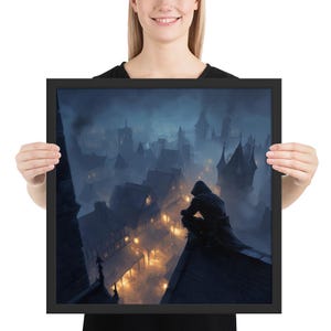 Die Schurke Uhren von oben D & D Poster - Gerahmte Dark Fantasy Kunst einer Kapuzenfigur auf dem Dach mit Blick auf die fackelbeleuchteten Straßen