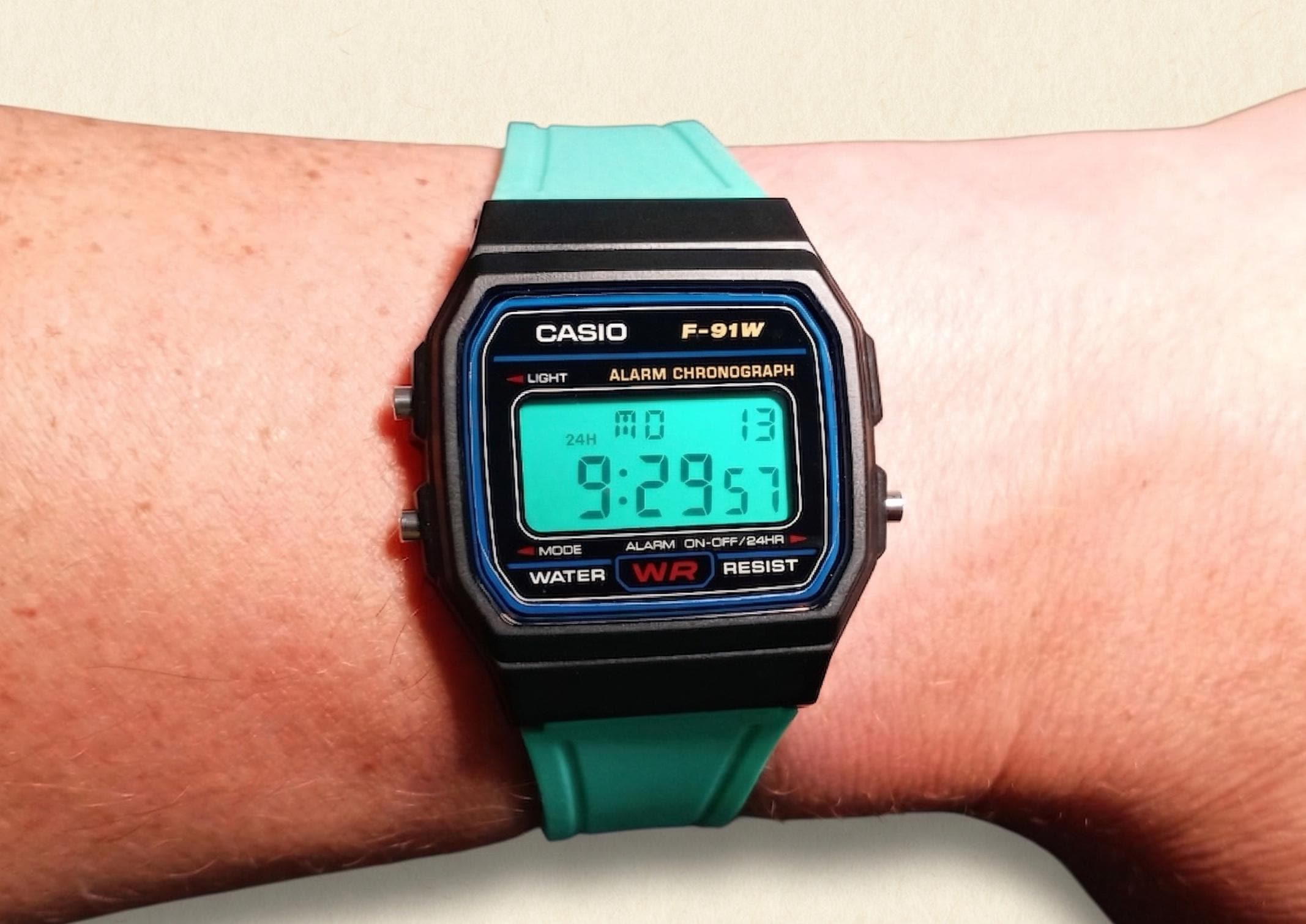 腕時計　まとめ売り カスタム仕様のCasio F91Wデジタルウォッチ：ミントカラーのストラップ