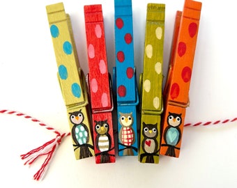 OWL CLOTHESPINS hand painted magnets cute classroom clothespin hostess gift chip clip place card holder owl party favor owl baby shower