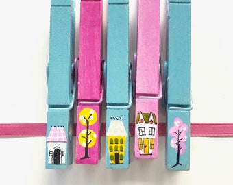 LITTLE LONDON HOUSES clothespins hand painted Magnets baby shower favor photo display chip clip place card holder Madeline party favor