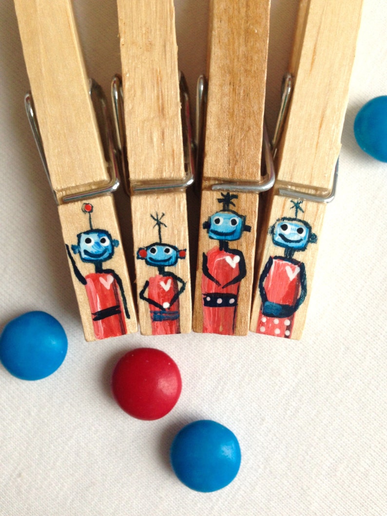 ROBOT FAMILY Hand Painted Clothespin Pegs Retro Robot Etsy